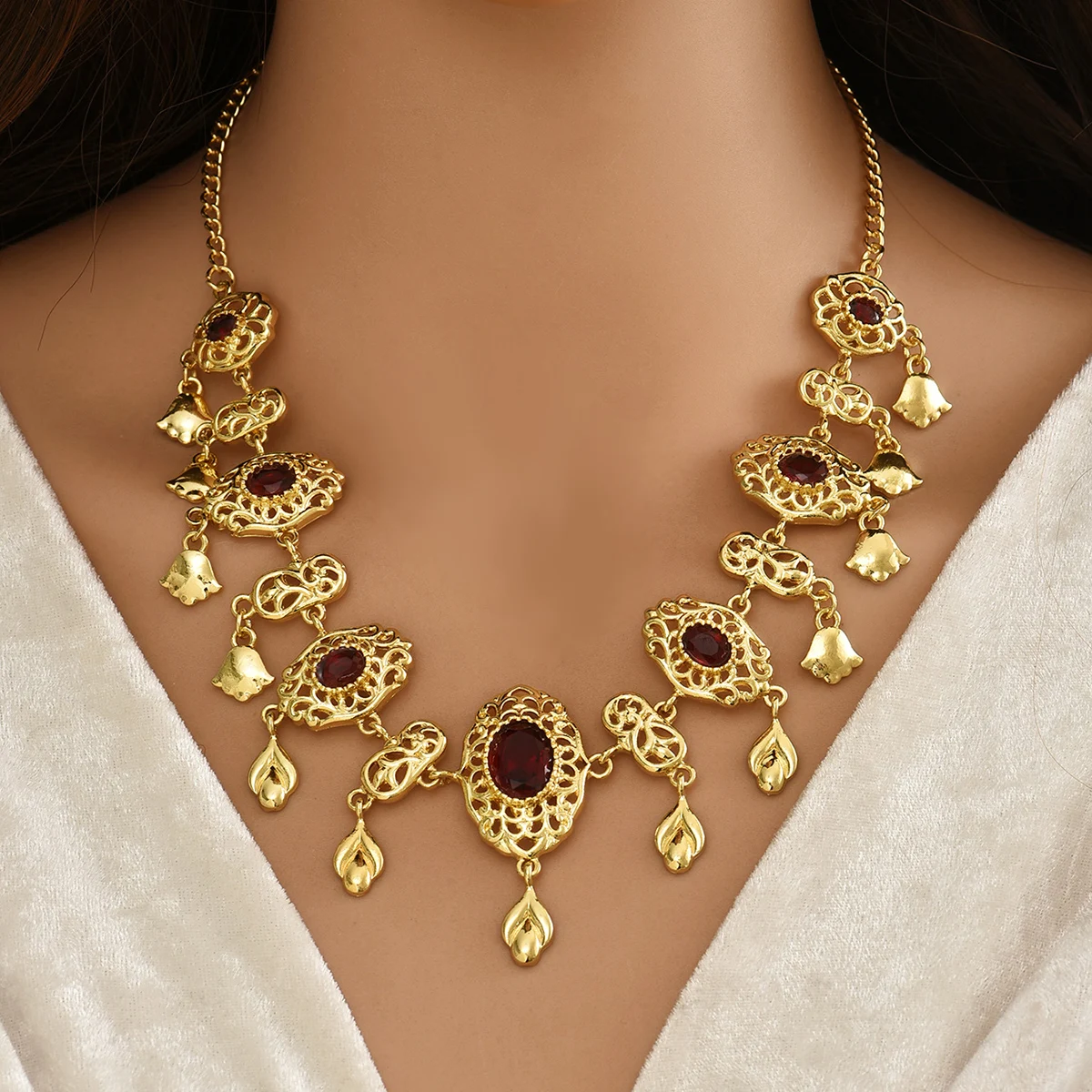 

Luxury Arab Wedding Jewelry Metal Carving Set Moroccan Popular Bride Necklace Headchain Versatile Holiday Jewelry