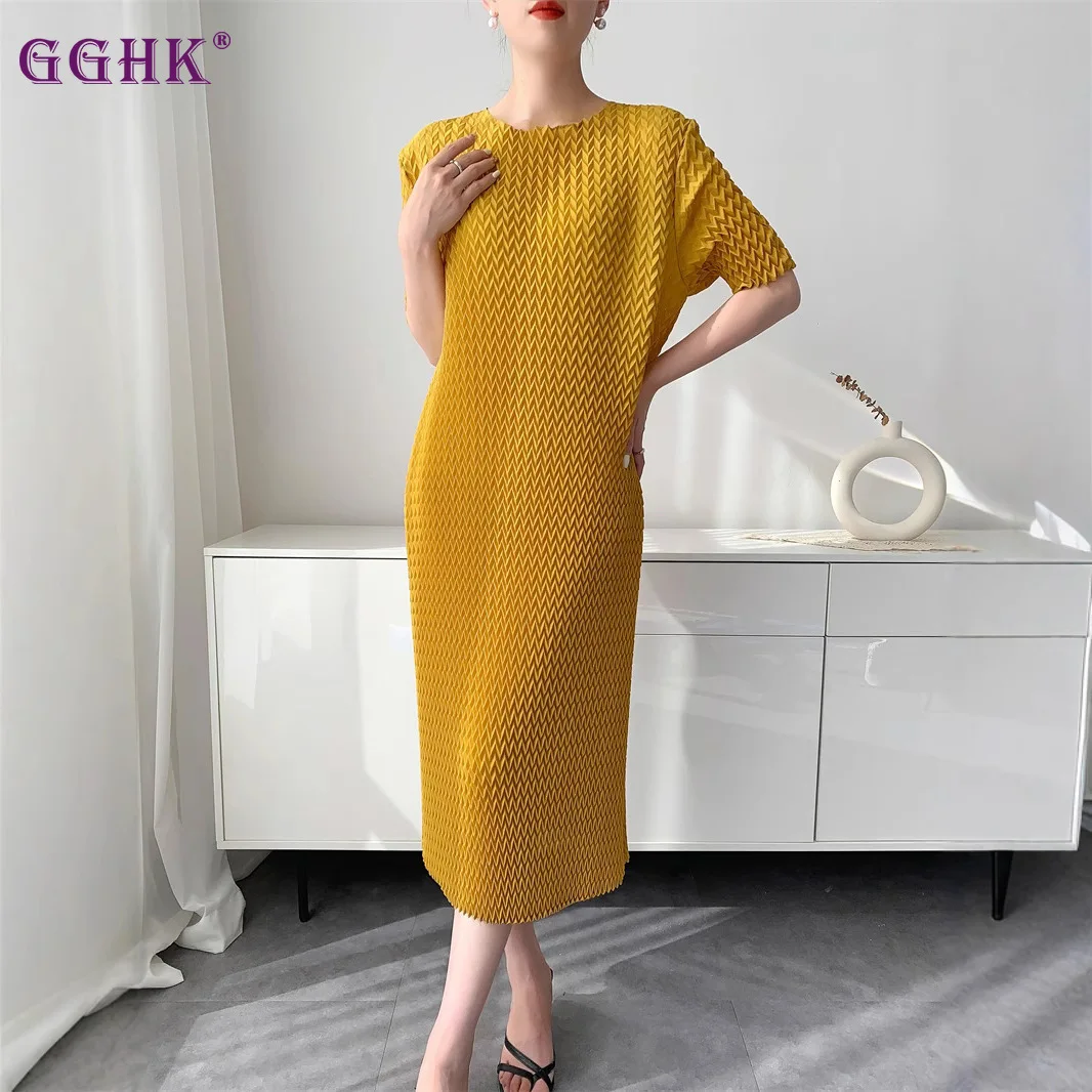 

GGHK Women Dress Solid Color Round Neck Handmade Pleated Desig Loose Plus Size Female Dress 2025 Summer New Women Clothing
