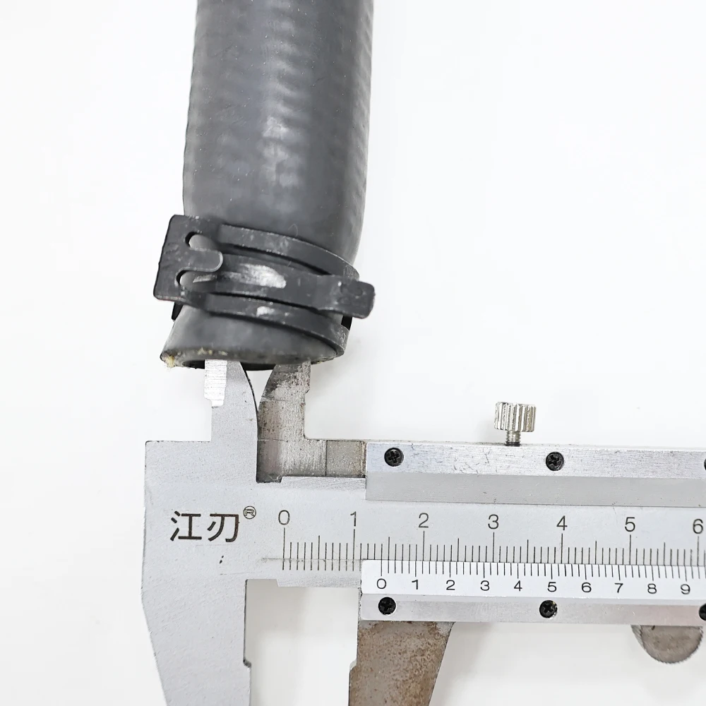 1S718N021BE Tubo dell'aria dell'acqua calda Tubo del riscaldatore del motore Tubo del serbatoio dell'acqua per Ford Mondeo 2001-2007