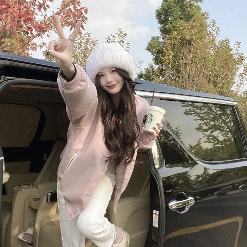 

2025 New Design Pink Baseball Coat Women's Loose Fitting Casual Outerwear Age Defying Style with Instagram Worthy Design​