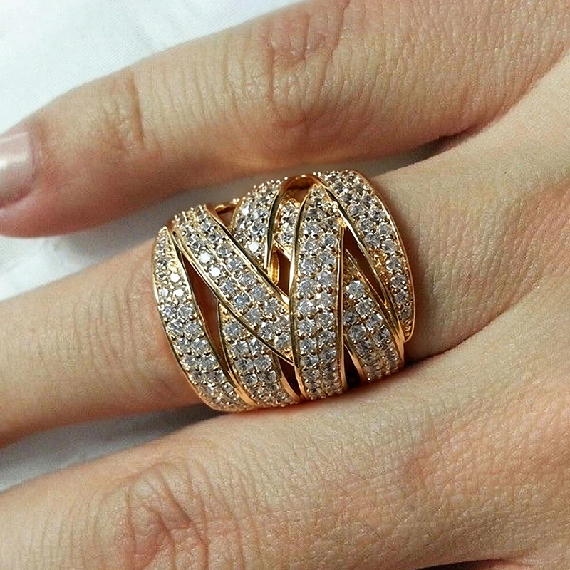 Huitan Hyperbole Multi-Cross Design Fingerring für Frauen, Mikro-Pavé Zirkonia Statement Damenringe, Alltagsschmuck für Partys
