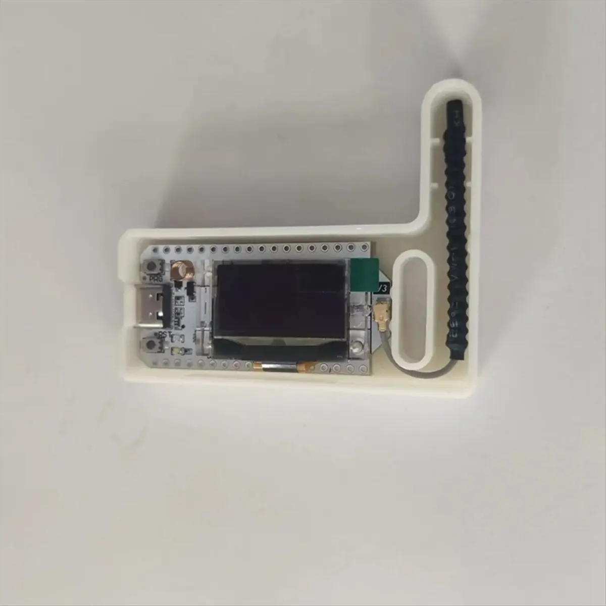 

(ABGQ) 0.96 OLED SX1262 Wifi BLE ESP32 LoRa32 V3 Development Board LoRa 32 IoT Dev Board 433-510Mhz with Case Upgraded Version