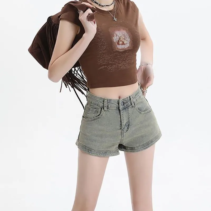 

High-waisted denim shorts for women, new loose and slim-fitting A-line design, American style hot pants for summer 2025