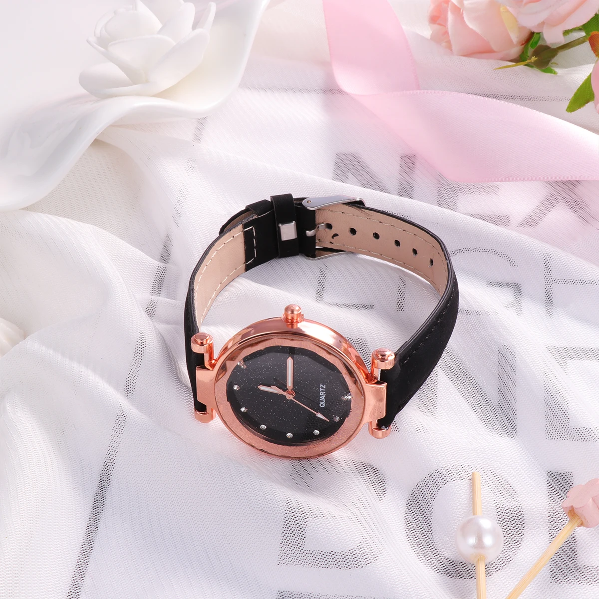 

2 Pcs Ladies Quartz Watch Unique Design Girl Suitable for Any Clothes Wrist Decoration