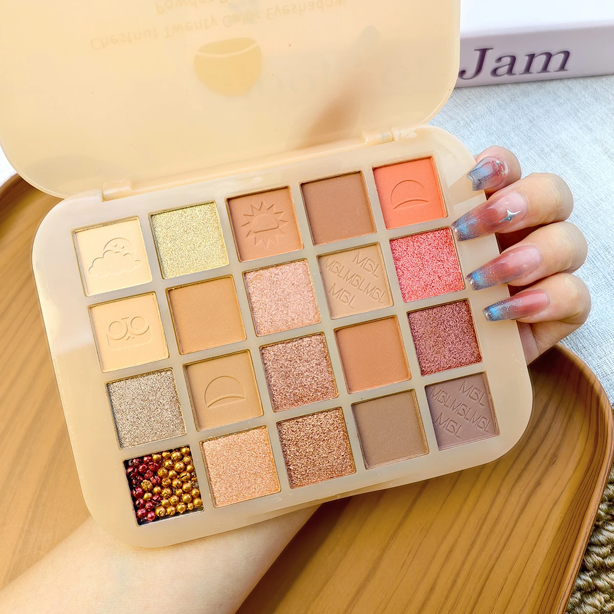 20 Colors Chestnut Eyeshadow Palette, Matte Shimmer Glitter Beads, Highly Pigmented Warm Brown Orange Nude Eye Makeup