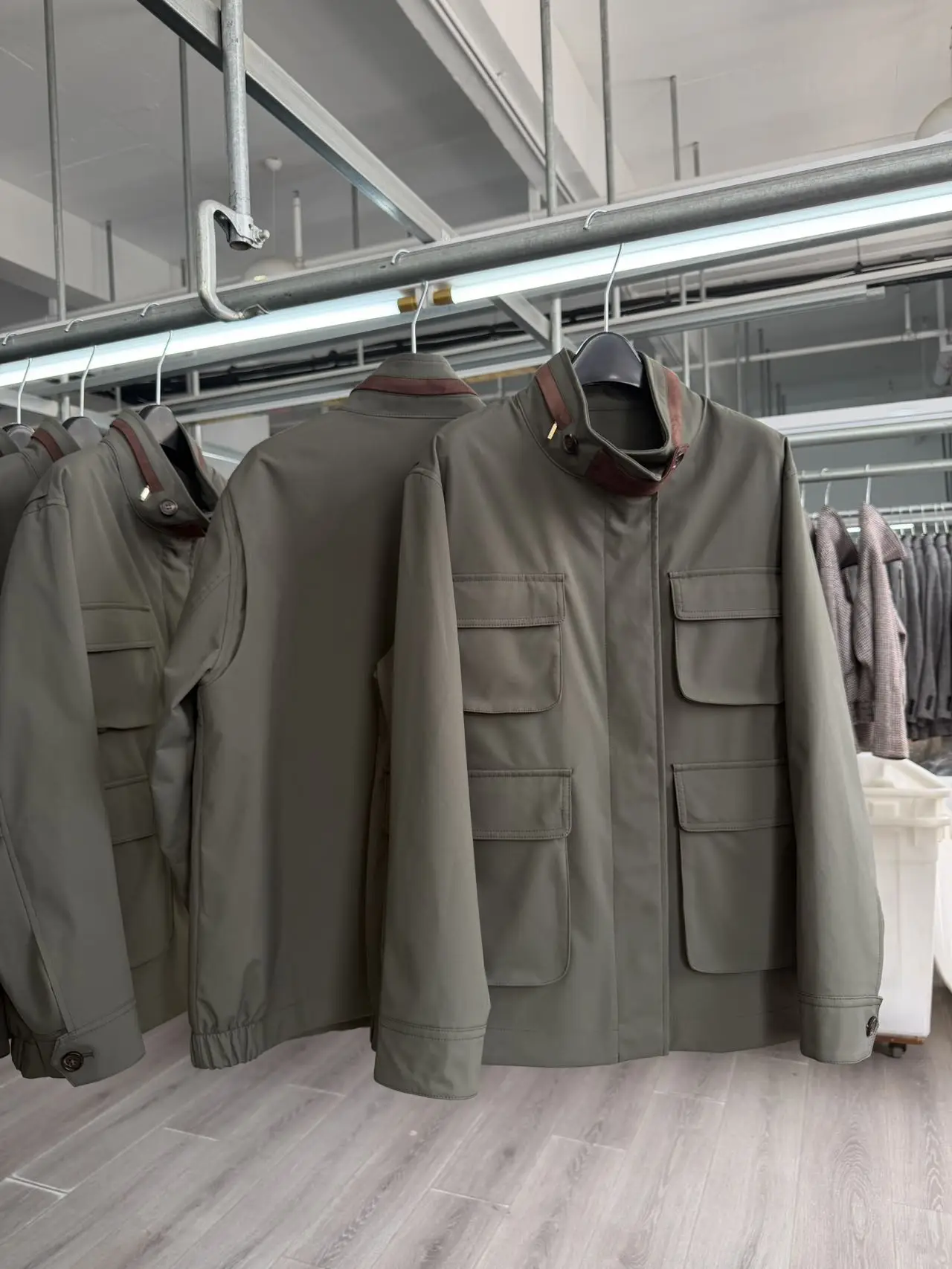 Women'S High-Quality Loose-Fit Stand-Collar Utility Jacket In Army Green (Triple-Protection Fabric) – Autumn/Winter 2026 Collect