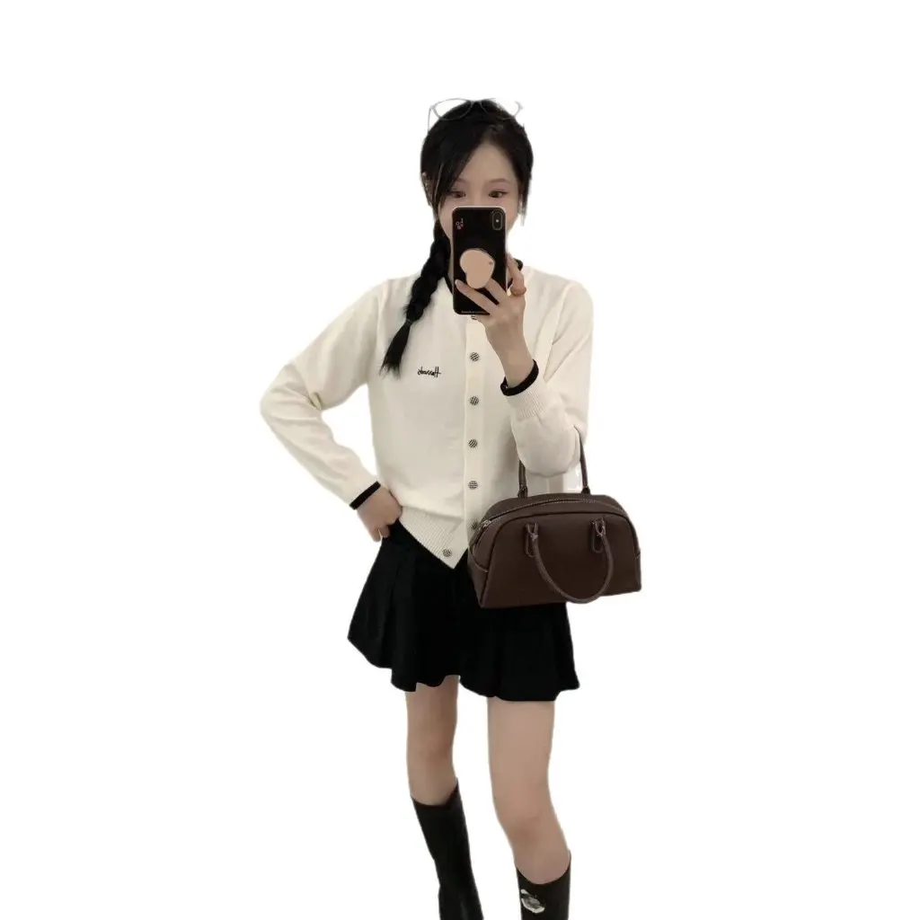 

Early Autumn Women's Knitted Sweater Long Sleeve Round Neck Design Sensation Korean Style Classy Top Coat