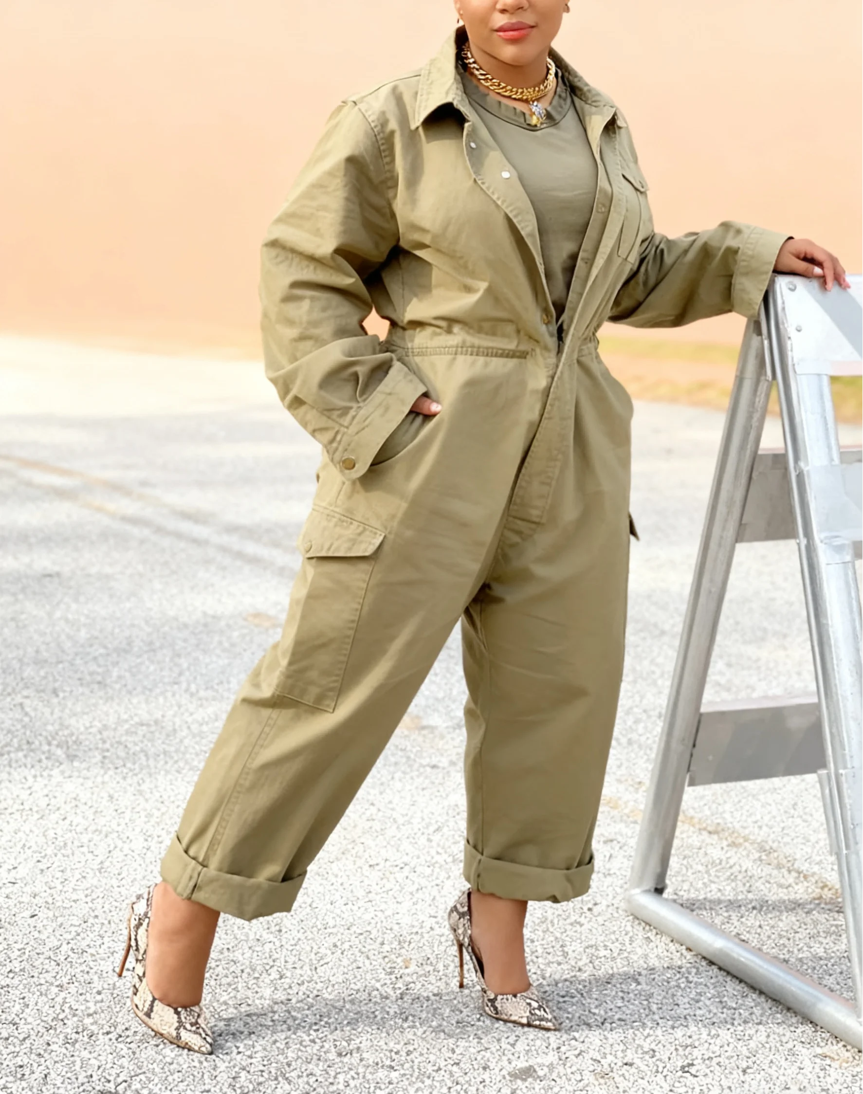 أزياء الخريف غير الرسمية لتقليل العمر للنساء، حللا عصرية.