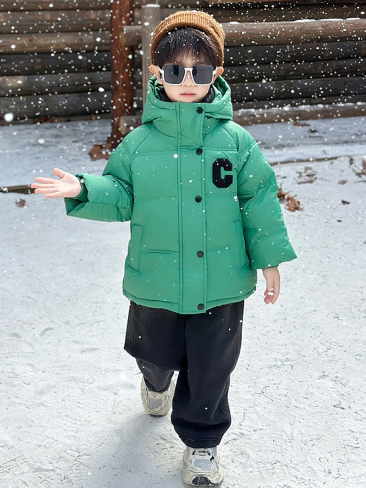 

een down Jaet for Boys with Hood 2025 New Sle Children's Winter Coat Du Feather Warm Outerwear Polyester Fabric