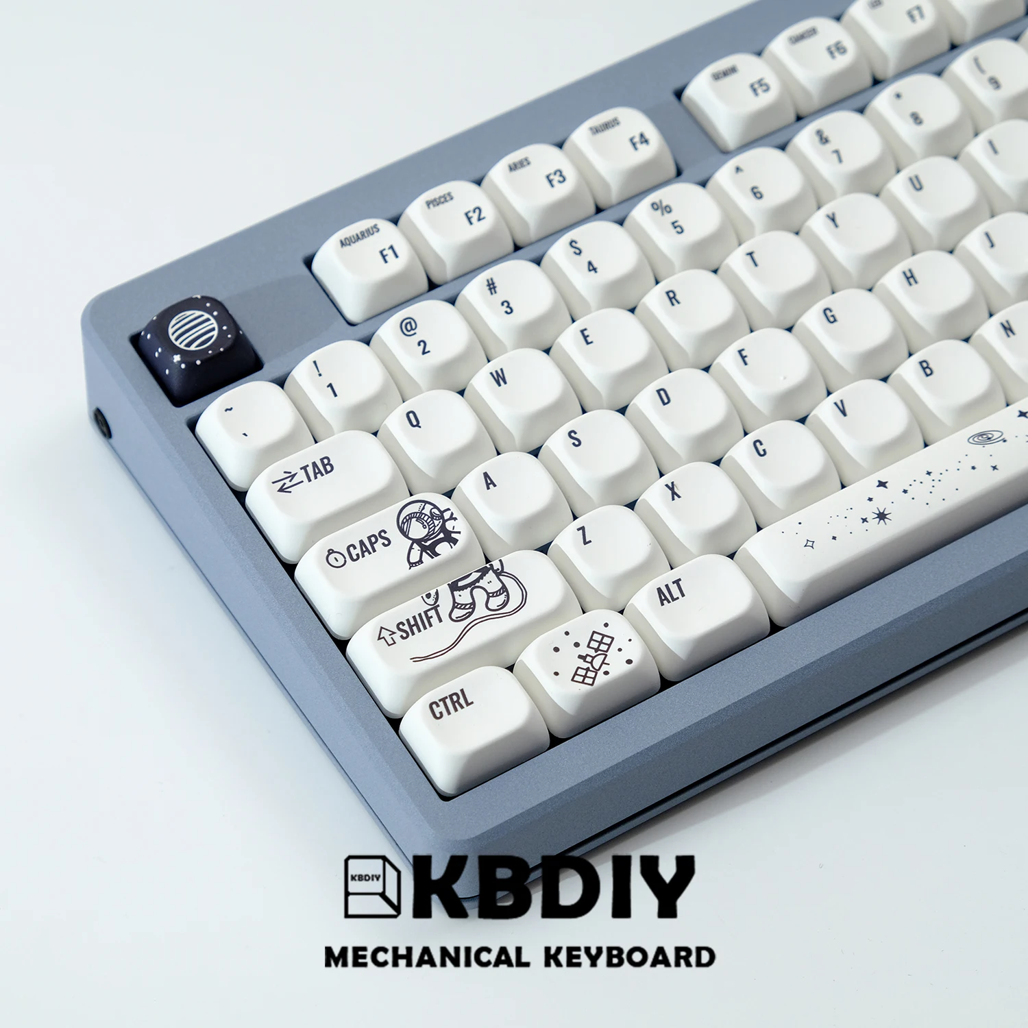 Imagem -03 - Kbdiy-bonito Pbt Outer Space Keycaps Keycap Keycap Oem Branco Perfil Koa Key Caps Semelhante Moa Iso 7u Space Bar 135 Chaves Grupo Personalizado