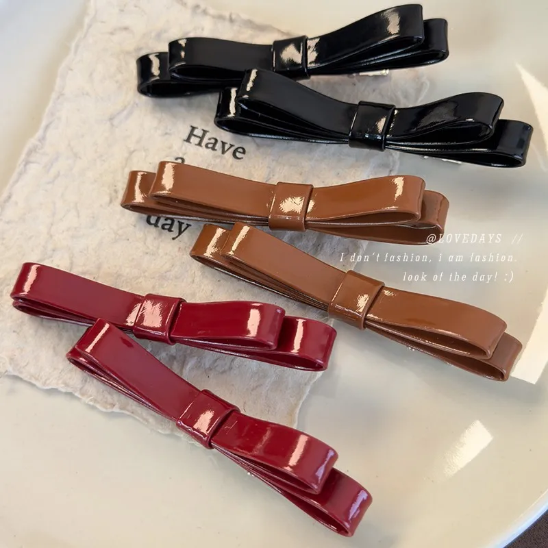 2pcs Retro Glossy Leather Bow Hair Clips 8.5cm Headband Bangs Clip For Woman Girls Simple Hairpins Barrettes Hair Accessories