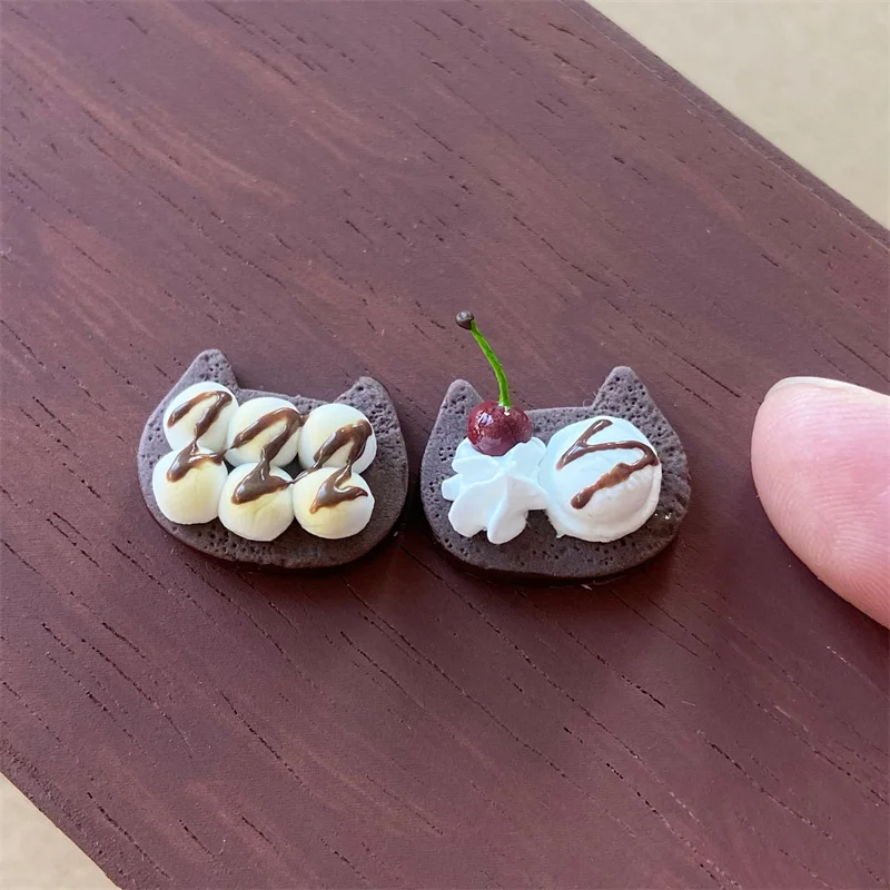 

1 Piece New Dollhouse Miniature Food Simulated Cat Chocolate Fruit Cotton Candy Bread Toast Model For Doll Accessories