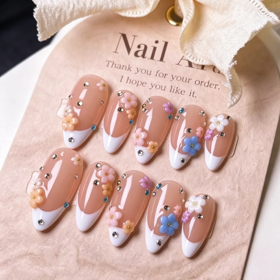 10 Piezas Uñas Postizas de Alta Gama Estilo Chica Linda, con Diseño Tridimensional Pintado a Mano y Pequeños Diamantes Brillantes 2