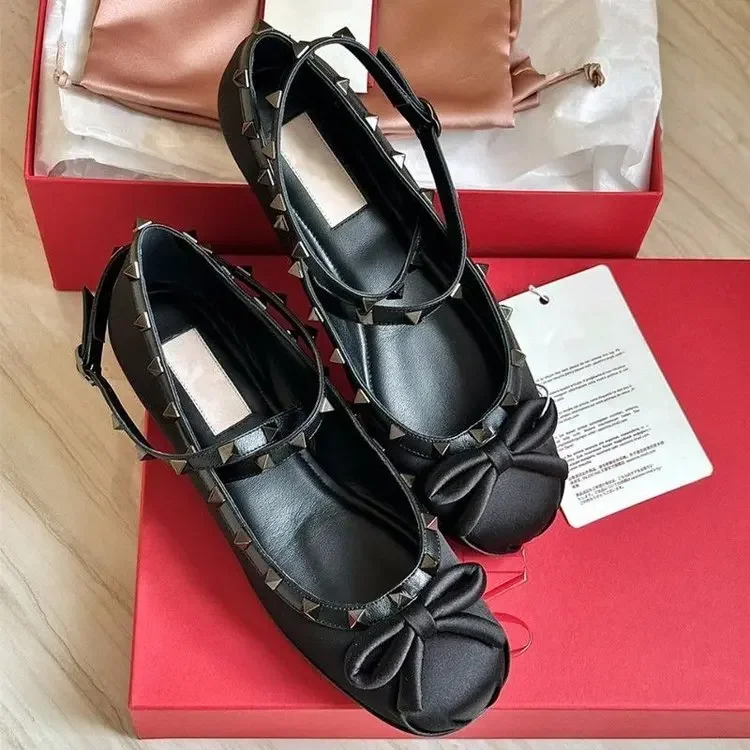 V family riveted satin ballet shoes female 2024 new bow French single shoes flat bottom Mary Jane princess shoes