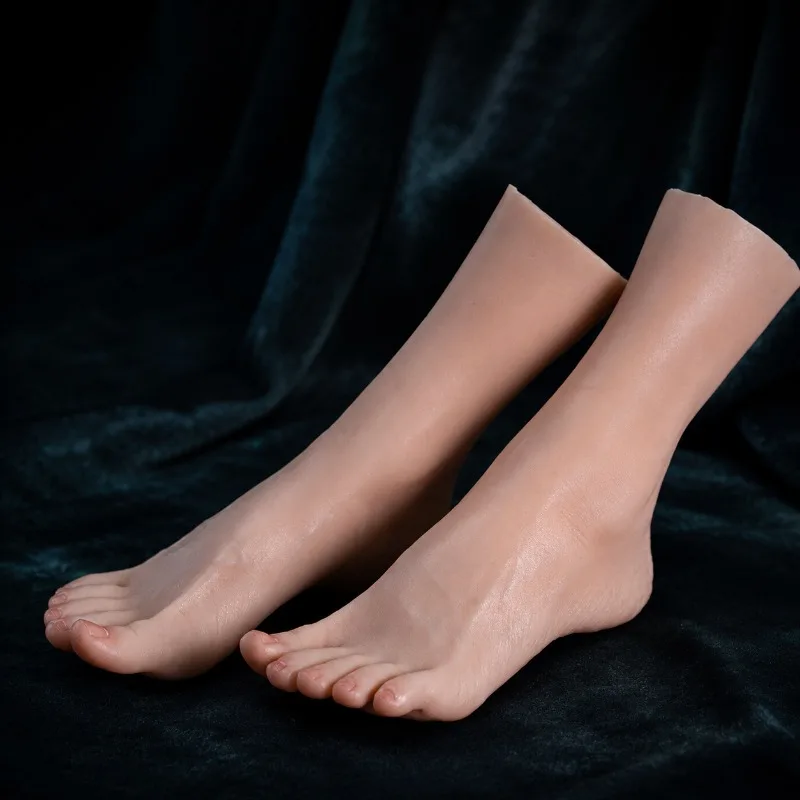 New 1:1 Scale Silicone Female Foot Model 22cm Suitable for Pedicure Practice Displaying Anklets Jewelry Stockings Staged Shot