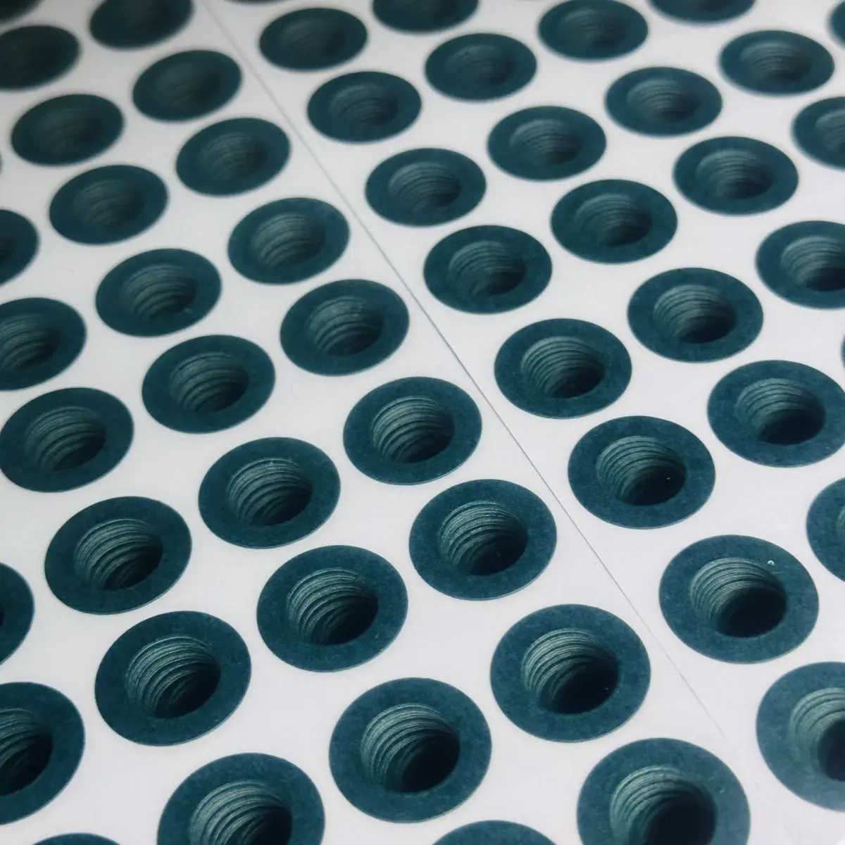 20 ~ 500 قطعة 18650 21700 26650 بطارية ليثيوم أيون العزل طوقا حزمة خلية الشعير ورق لاصق القطب معزول منصات