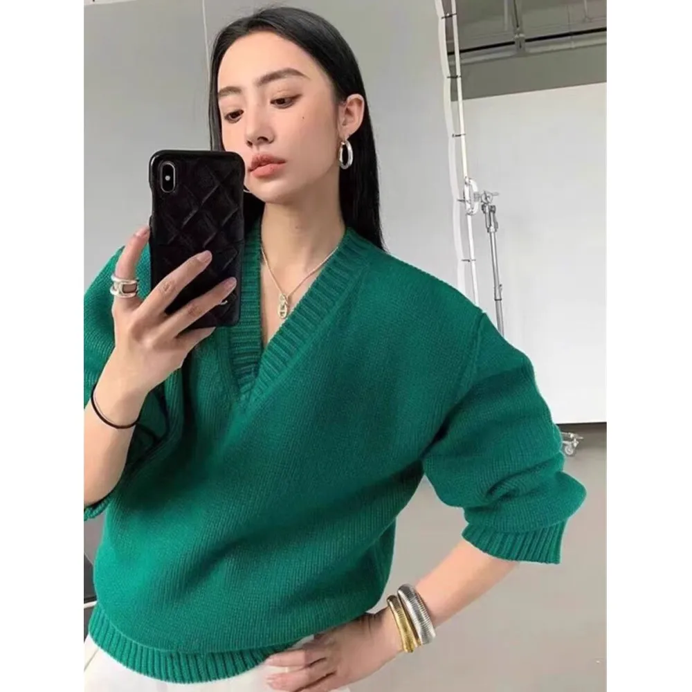 French V-neck cashmere sweater for women's autumn and winter loose autumn and winter sweater thickened wool knitted base layer