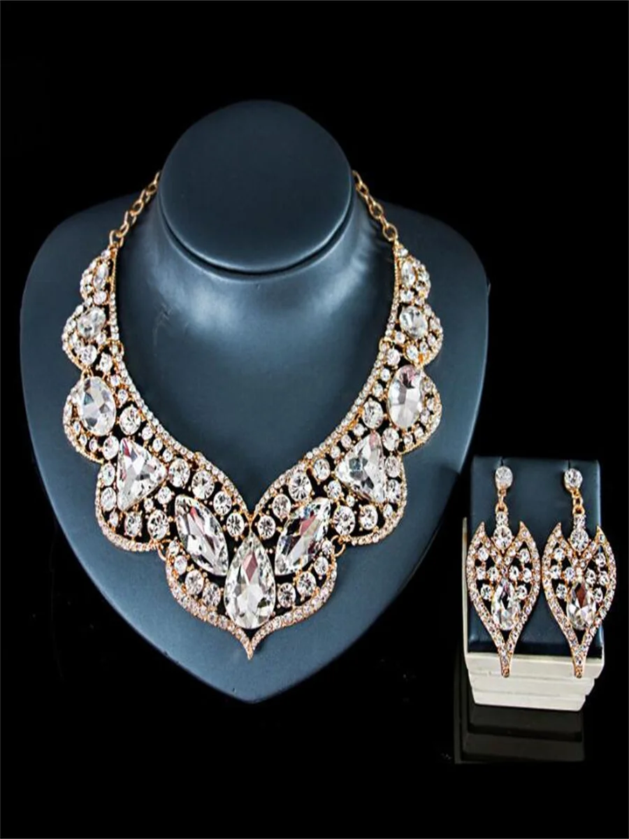 Banquet accessories, short crystal necklace earrings High-grade electroplated alloy jewelry for woman