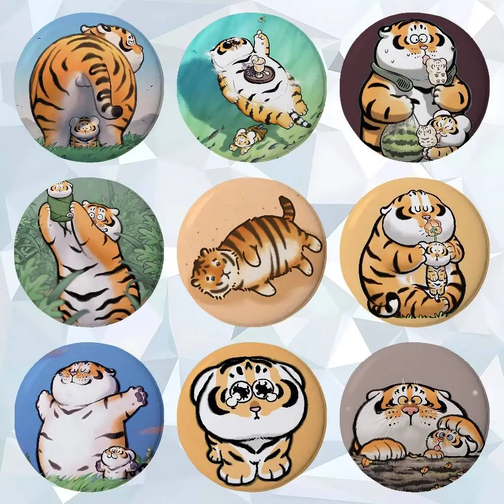 Cute Little Fat Tiger Premium Tinplate Round Lapel Pins: Cute Badge Brooches For Shoulder Bag Accessories, Souvenir Gifts