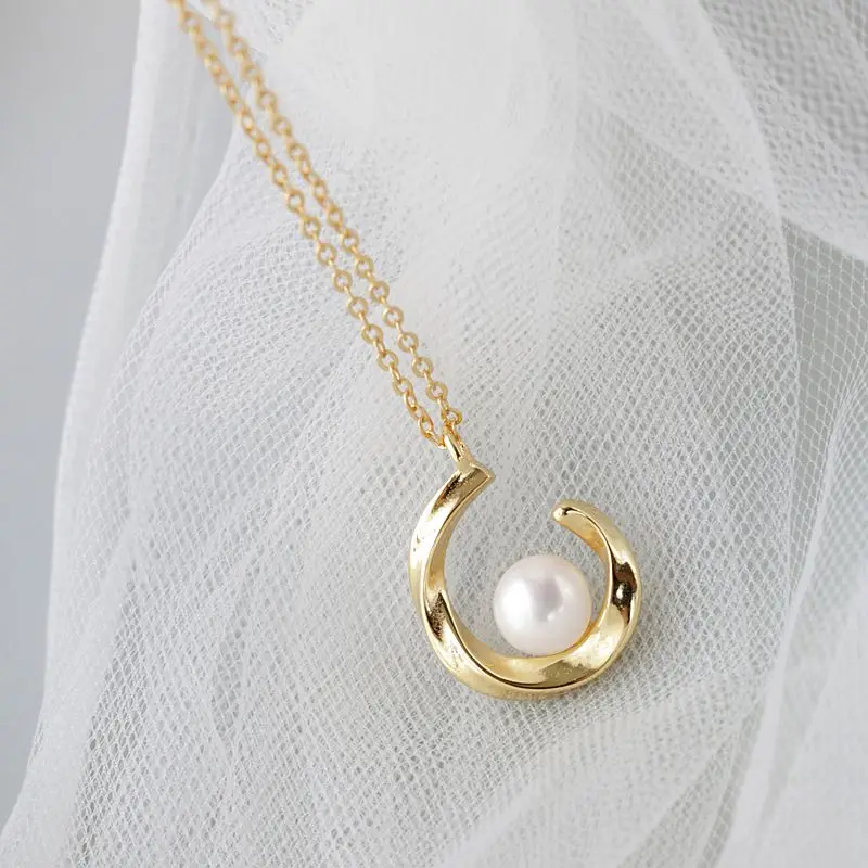 Elegant and Minimalist Style 925 Sterling Silver Pendant Inlaid Natural Freshwater Pearl 18K Gold Plated Pendant Jewelry Gift
