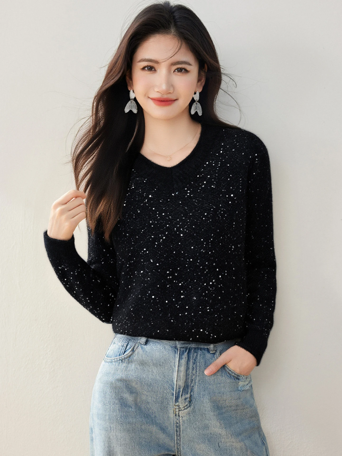 

2025 Высококачественный блестящий свитер для тяжелой промышленности для женщин, новый стиль, стильный и универсальный свободный вязаный свитер