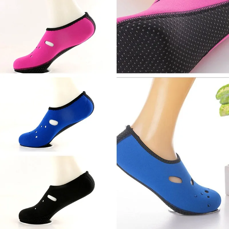 Calzini di sabbia per immersioni subacquee per sport acquatici scarpe da spiaggia antiscivolo per le donne nuoto surf calzini in Neoprene scarpe da