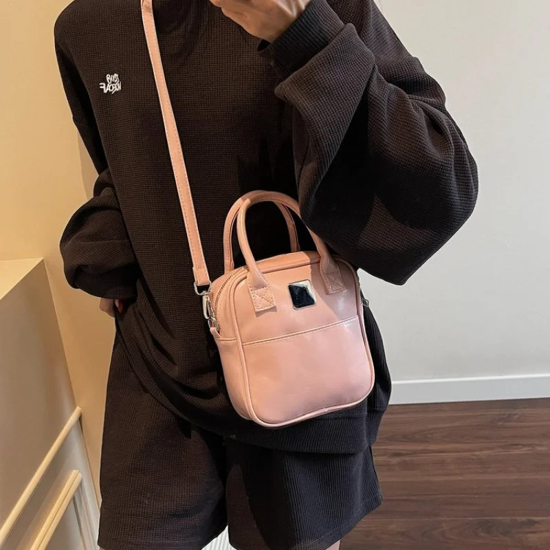 

Lightweight Ladies Tote Bag - Premium Leather Crossbody Shoulder Handbag Waterproof Travel-Friendly Design