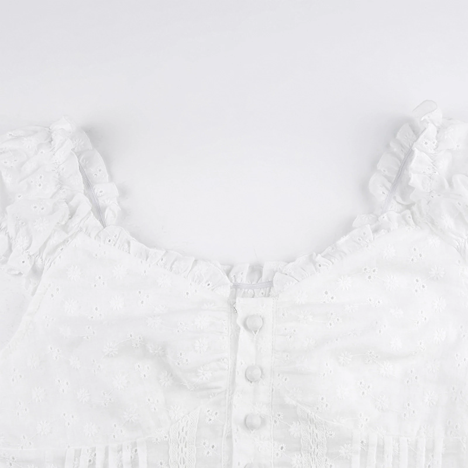 

Женские топы с рюшами, 2025 г., повседневный укороченный топ на пуговицах, тонкие блузки для женщин, рубашка с отделкой, топы с v-образным вырезом, укороченный топ с пышными рукавами в стиле ретро