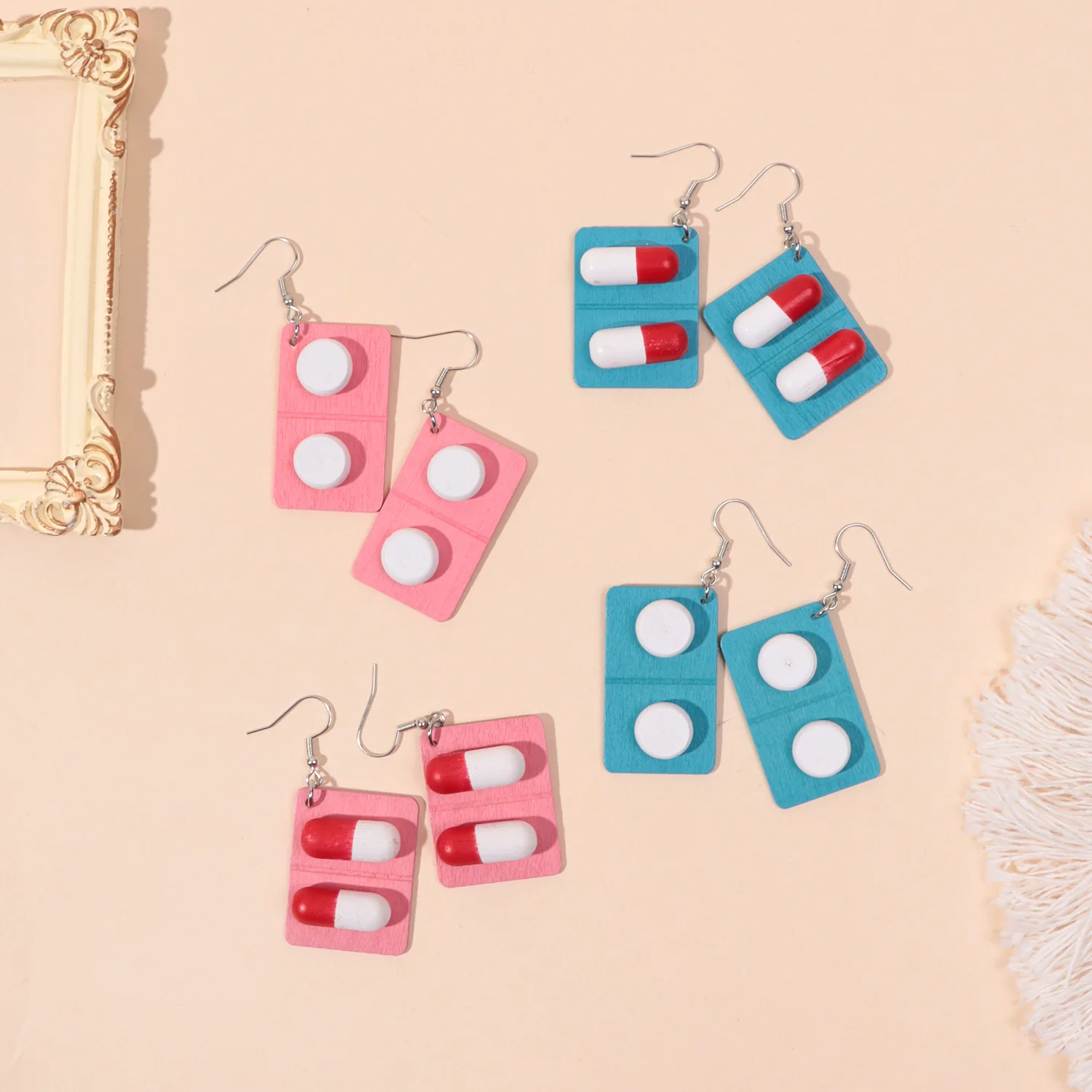 Funny Women Wood Capsule Pill Board Earrings Funny Tablet Drop Dangle Ear Hooks Female Eardrop Hiphop Jewelry Dropshipping