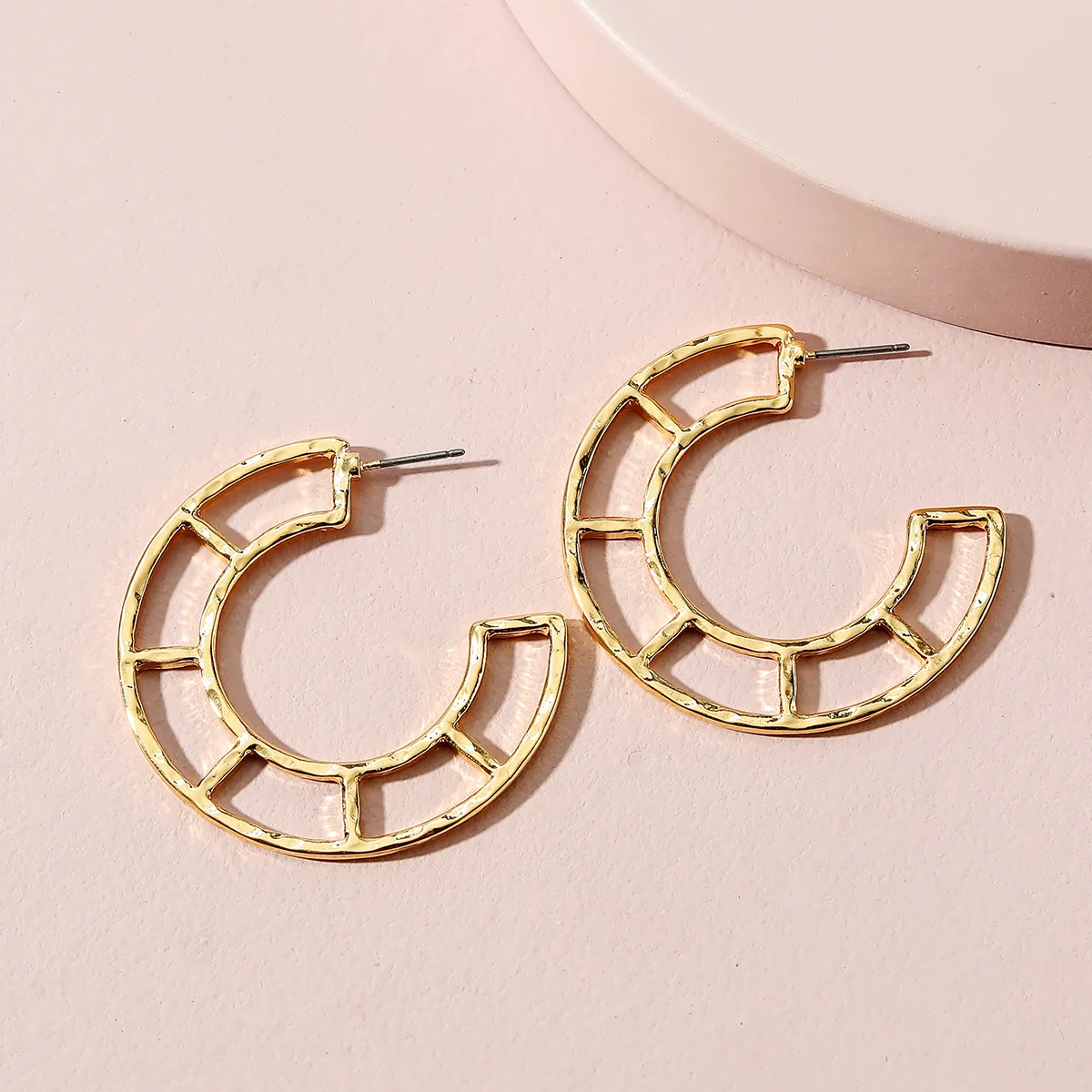 New Arrival Unique Women Big Hollow U Shaped Earrings Hyperbole Statement Hoop Earing