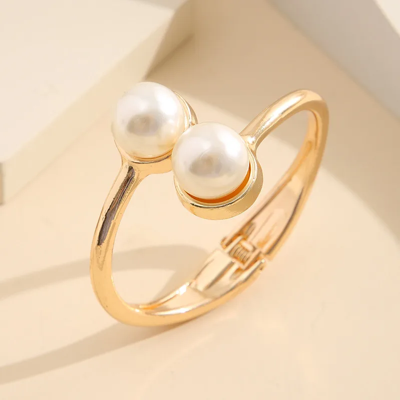 Fashion Gold Plated Baroque Big Pearl Cham Bracelet Woman Bracelet &Bangle For Women Wedding Jewelry Birthday Gift e195