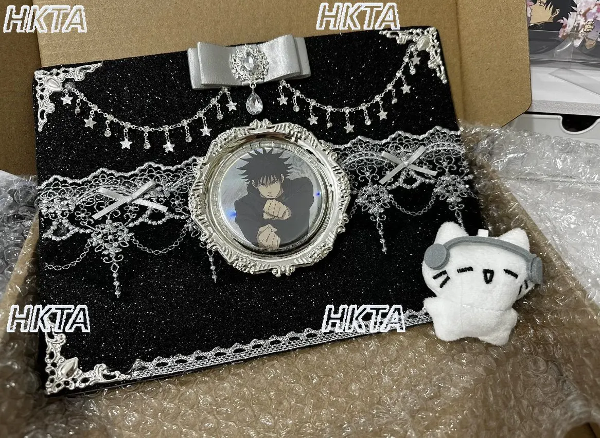 

Оригинальная декоративная тарелка с изображением персонажа Пайна из аниме Meigu Mei, украшенная бантом, для студентов, в стиле субкультуры, для девочек, для сумок.