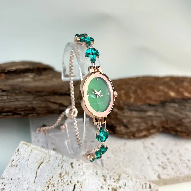 New Oval Bracelet Watch Luxury Retro Exquisite Women's Watches Alloy Bracelet Quartz Clover Decoration Wristwatches reloj mujer