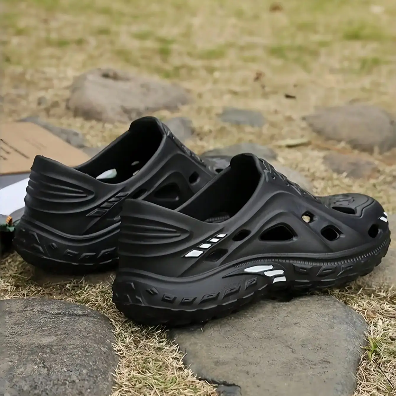Men's Casual Sports Clogs, Innovative Slippers with Thick Soles and Breathable Design, Suitable for Fitness, Swimming, and Outdoor Activities