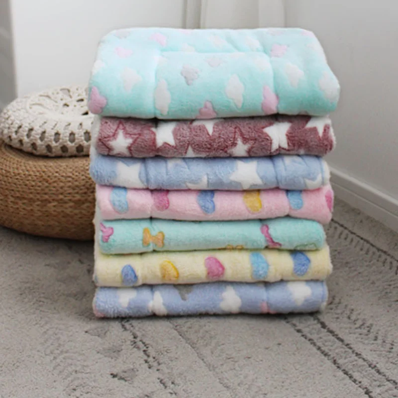 Warm Flannel Pet Mat for Dogs Cats Soft Fleece Blanket Pad Cozy Sleeping Bed Puppies Kittens Puppy Kitten Cushion Pet Accessorie