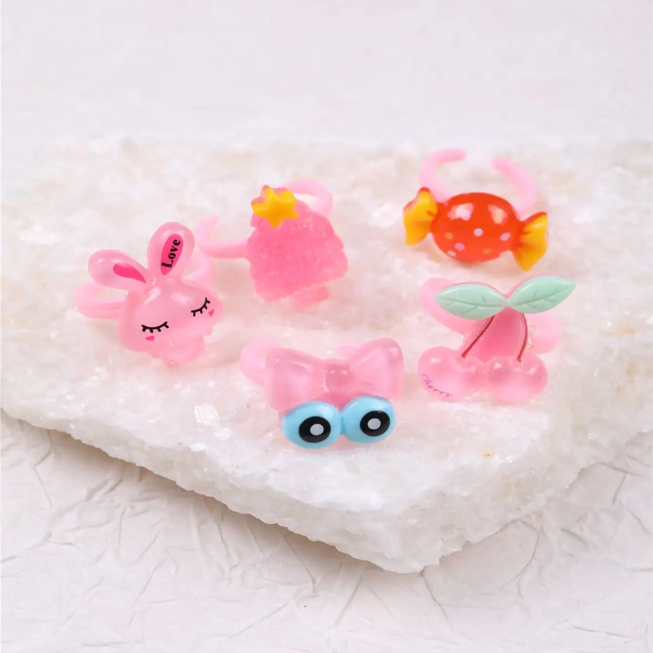 5 simple cartoon cute transparent children\'s rings rabbit shape, cherry shape, candy shape girl fashion happy happy ring