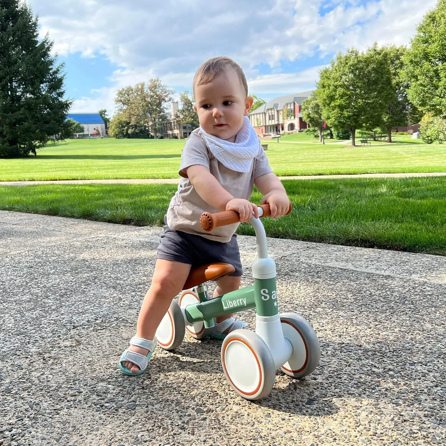Vélo d'Équilibre pour Bébé Garçon et Fille de 1, 2 et 3 Ans, Bicyclette à 4 Roues avec Siège Réglable, Cadeau de Premier Anniversaire pour Nourrisson