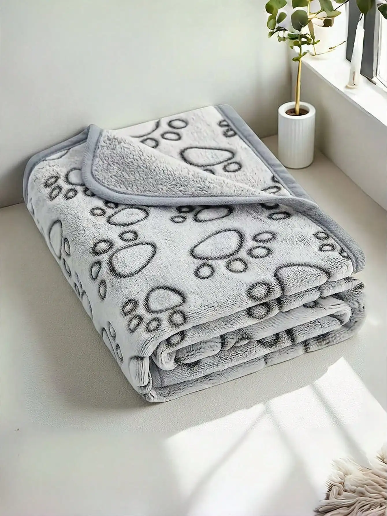 Multi Color Paw Pattern Pet Blanket Set Warm Soft Flannel Cushion For Dog Cat
