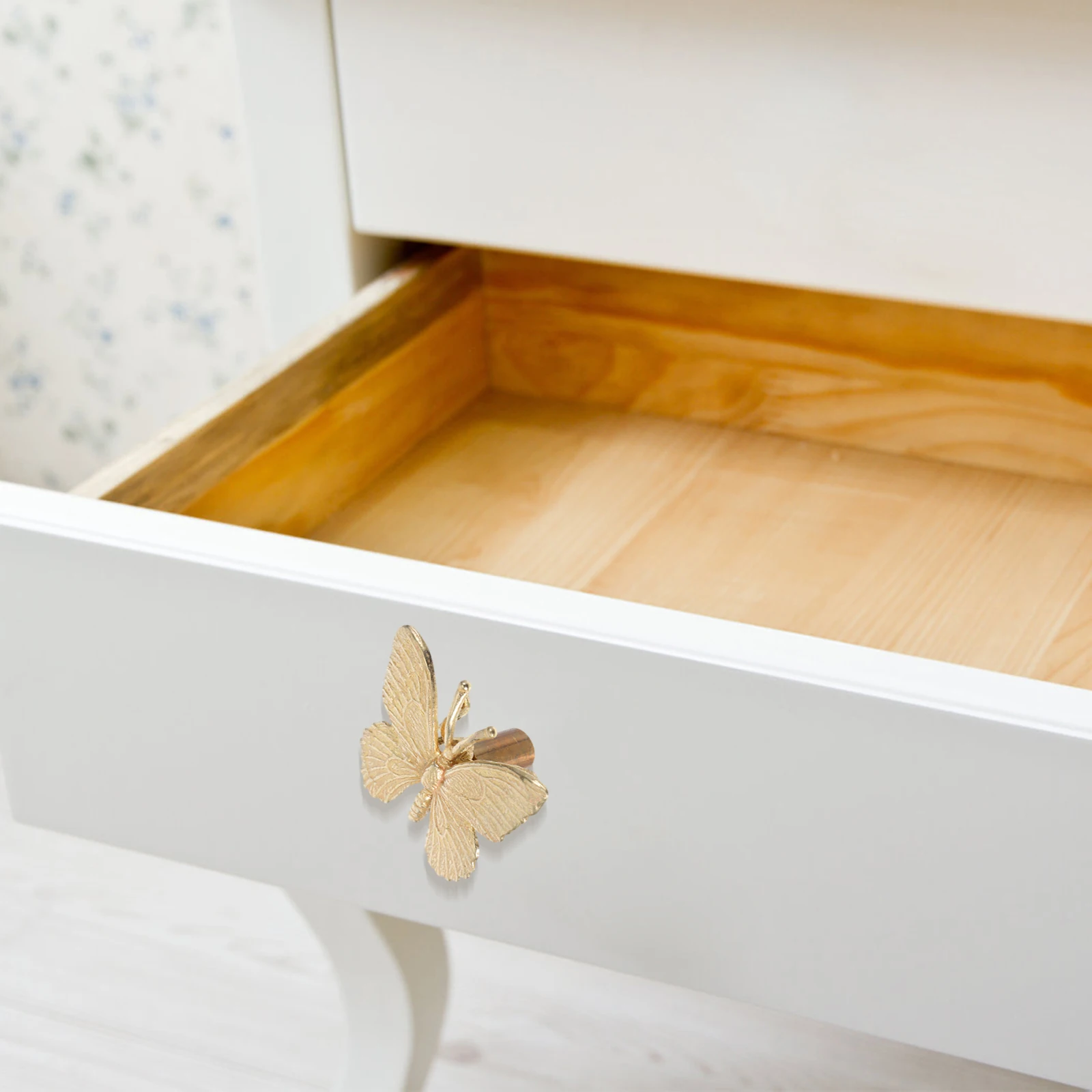 

Butterfly Brass Cabinet Handles Vintage Decorative Drawer Pulls Practical for Kitchen Wardrobe Dresser Closet Hardware