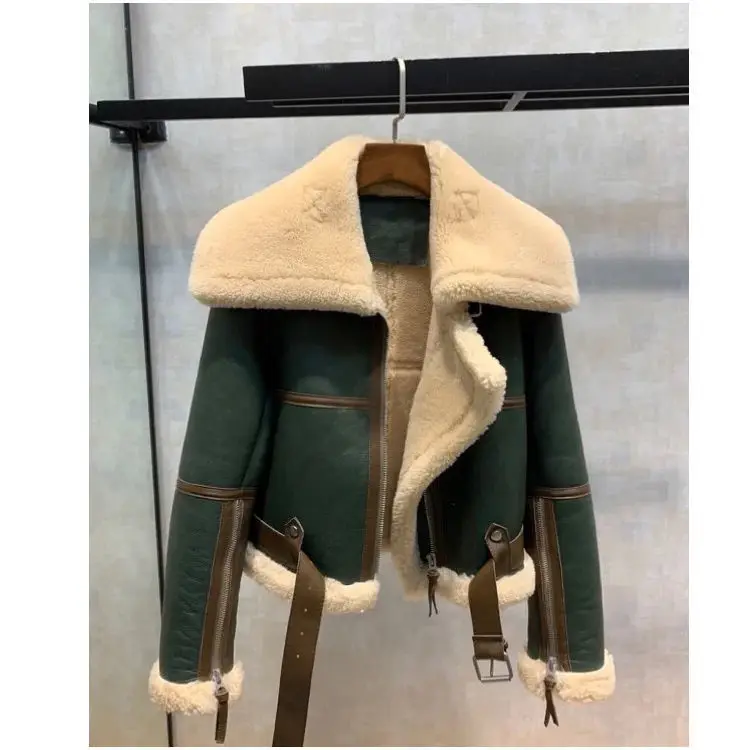 Winter new style green spliced large lapel motorcycle jacket for women thickened short fur one-piece shearling jacket