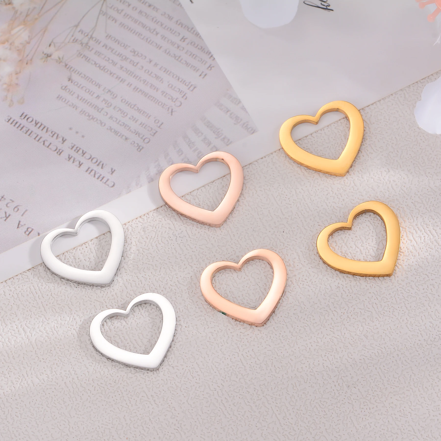 10 Stück/Set Personalisierbare Einfache Hohle Herzanhänger aus Edelstahl für DIY-Halsketten, Armbänder und Schmuckherstellung – Detail 4