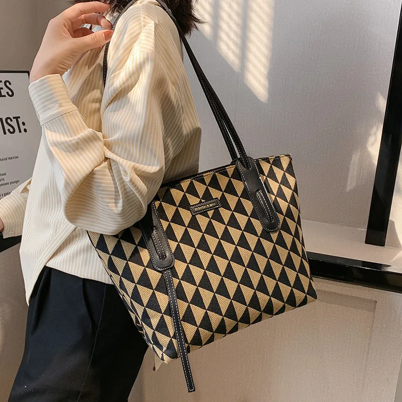Women's 2023 New Retro High Quality Large Capacity Shoulder Fashion Diamond Pattern Tote Bag Handbags Sale With Free Shipping