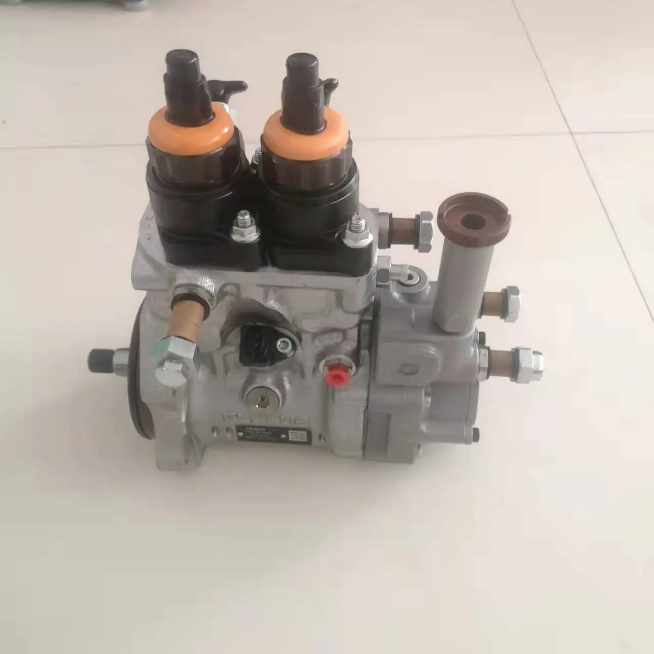 

НОВЫЙ впрыск топлива 6560-71-1102 Впрыск топлива для двигателя 6D170E-3