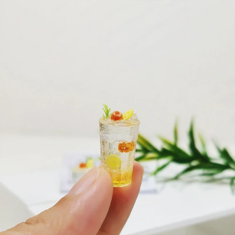 

Miniature 1/12 Scale Dollhouse Lemon Tea Drink Cup Model for Kids Toy and Kitchen Decoration