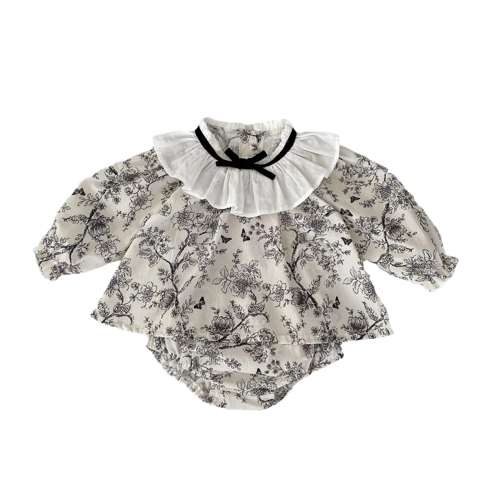 

Костюм для девочки: рубашка с длинным рукавом + шорты, комплект из двух предметов, модель 7201-1. Новинка осенней коллекции, кружевной бант.