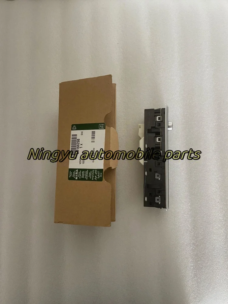 LR166298 LR123006 LR113038  driver's door window lifter switch is applicable to L405/L494 RANGE ROVER RANGE ROVER SPORT