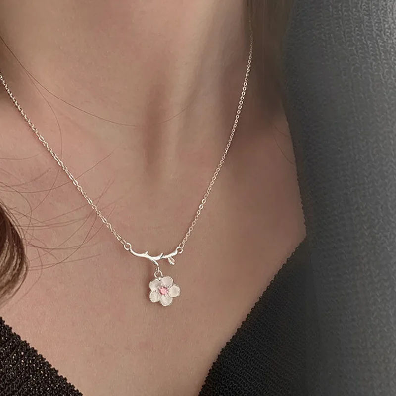 Sakura Blossom Necklace for Women Minimalist Temperament Collar Chain Pendant Women's Fashion Jewelry Party Wedding Gifts