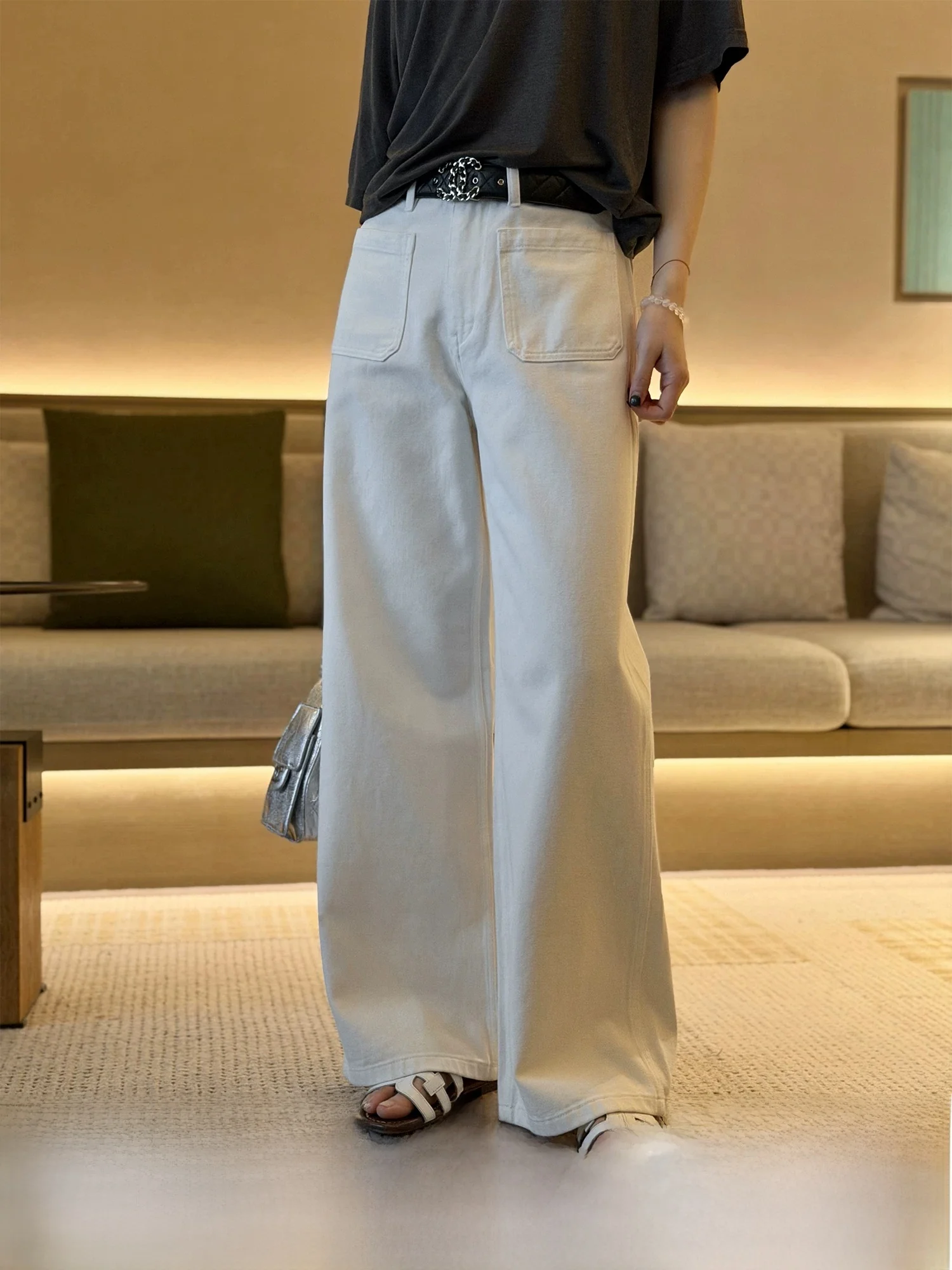 

Yang Xiaoyao White Cotton Jeans Women's Casual Straight Leg Jeans Half Bleach Natural Waist Pocket Detail Spring Fashion