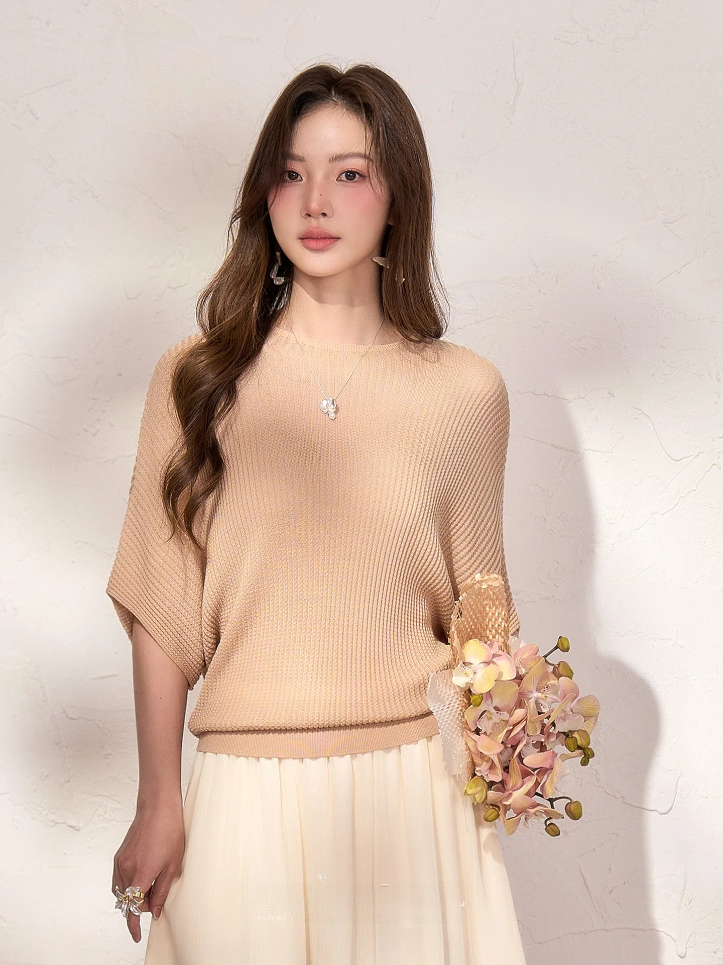 

Женская трикотажная футболка Lycheerose с рукавами «летучая мышь», свободного кроя, с рукавом миди, дышащая, комфортная, изысканный стиль, летняя одежда