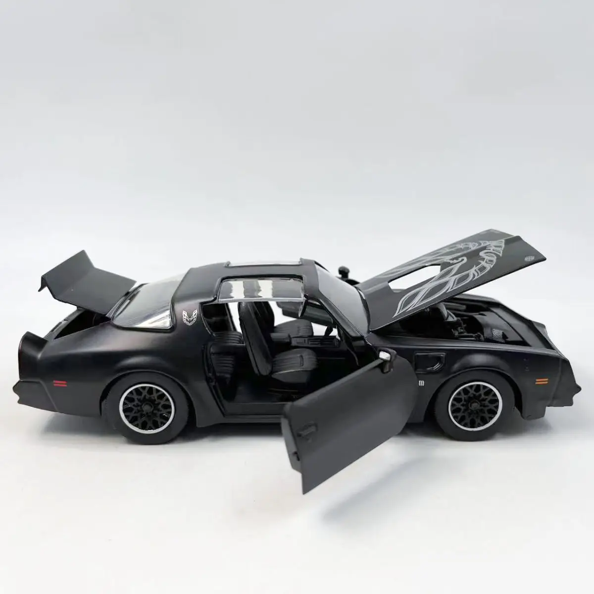 JADA 1:24 Firebird 1977 alliage voiture moulé sous pression et véhicules jouets modèle de voiture Miniature échelle modèle de voiture pour les enfants